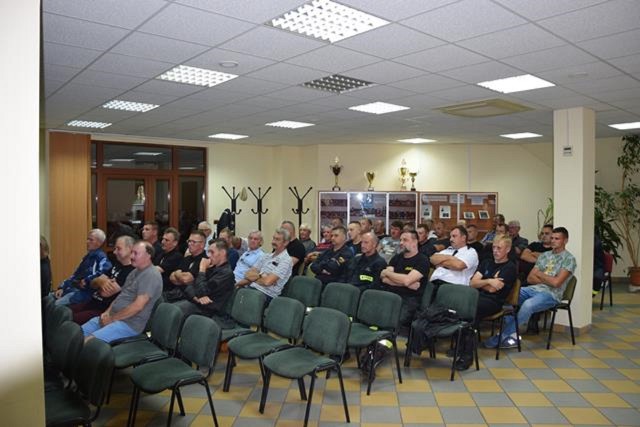 W komendzie PSP w Golubiu-Dobrzyniu zorganizowano spotykanie dotyczące rządowego wsparcia dla strażaków