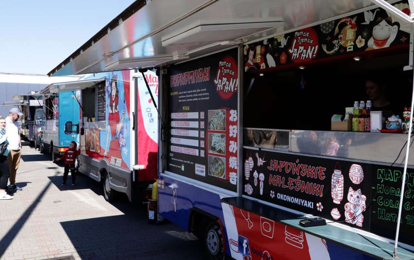 Festiwal Food Trucków odbywa się na parkingu przy Galerii...