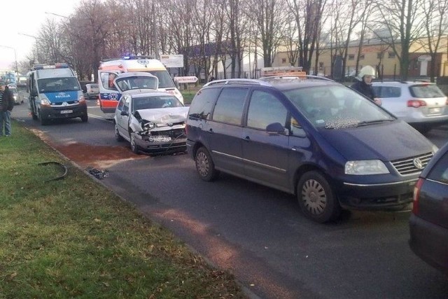 Do kolizji doszło około 12.40 na wysokości stacji paliw Shell.