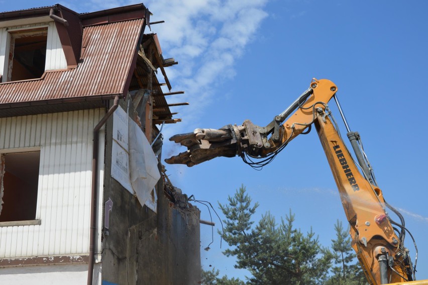 Nowy Sącz. Ciężki sprzęt przy ulicy Krakowskiej. Wyburzają kamienicę. [GALERIA]