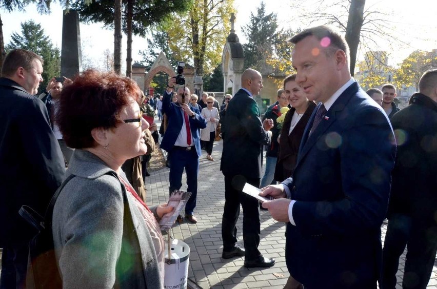 Nowy Sącz. Andrzej Duda wsparł kwestę na sądeckiej nekropolii 