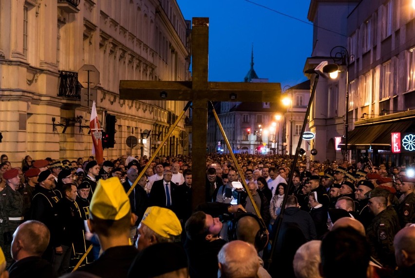 Droga Krzyżowa to jedno z dwóch najważniejszych nabożeństw...