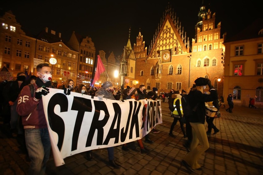 Protest we Wrocławiu pod hasłem „Stan wojny z kobietami”