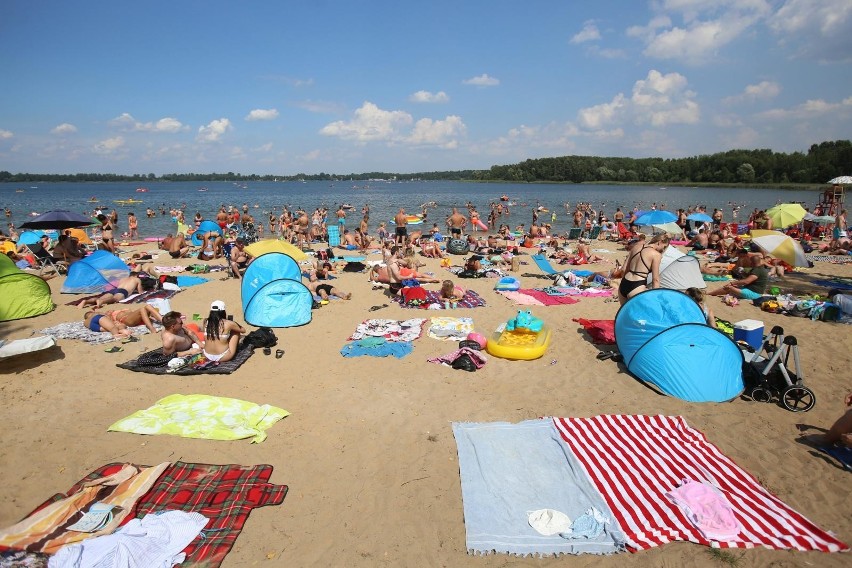 Średnia miesięczna temperatura powietrza w całej Polsce...