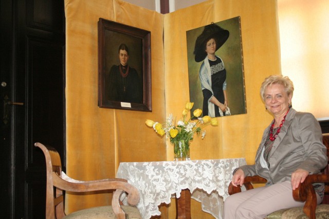 Ewa Gerka, przewodnicząca kapituły, przedstawiła sylwetki czterech kandydatów do tytułu "Zasłużony dla miasta Chełmna".