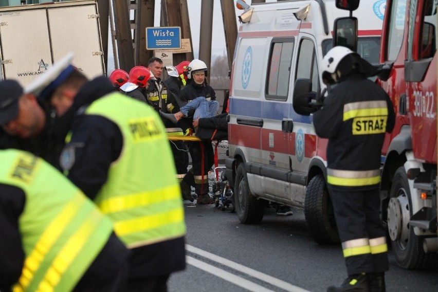 Zderzenie busa z ciężarówką na krajowej trasie w Nagnajowie. Są ranni