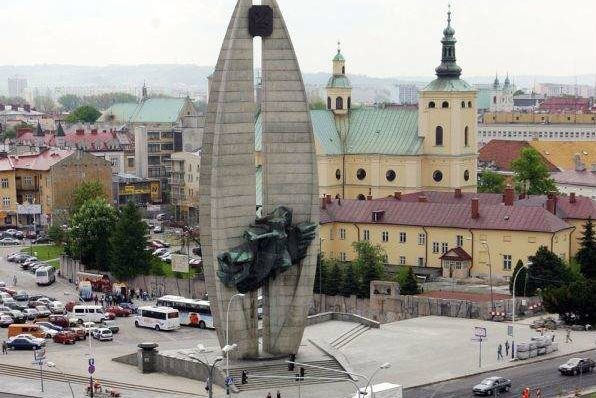 Pomnik Czynu Rewolucyjnego w Rzeszowie to jedna z...