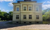 Najdroższy dom w woj. śląskim to prawdziwy pałac! Willa z 1890 roku kosztuje 9 mln zł. Liczy 10 pokoi, a do kompletu jest też rozległy park