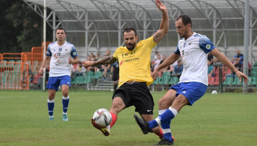 IV liga w Małopolsce: Orzeł Ryczów - Unia Oświęcim 2:0.