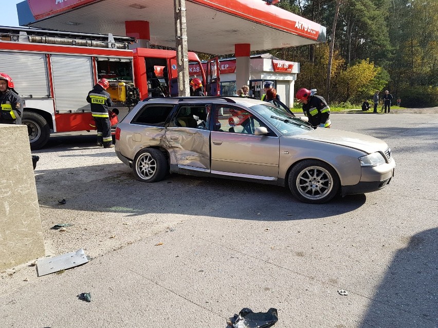 Zderzenie ciężarówki i osobówki w Starachowicach. Są utrudnienia