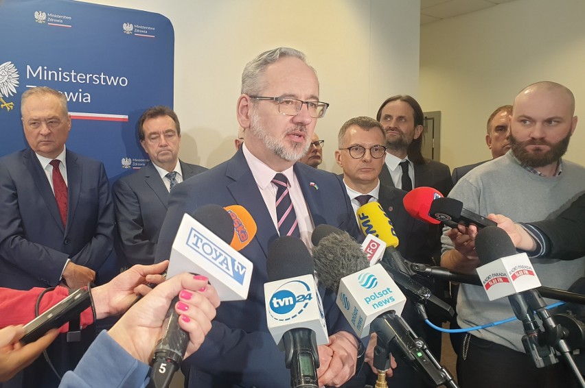 Minister zdrowia Adam Niedzielski w Łodzi spotkał się z rektorami uczelni medycznych. Rozmawiali o kształceniu medyków