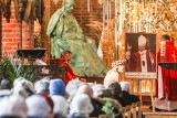 Pamięć i wdzięczność. Gdańsk z Janem Pawłem II. Poruszające wspomnienie o papieżu w bazylice św. Brygidy