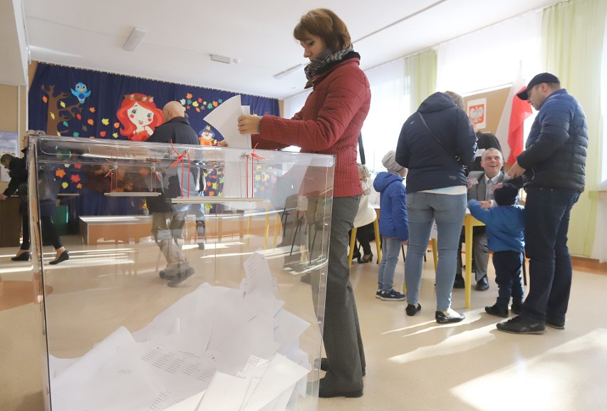 Zobacz fotorelację z wyborów samorządowych w Łodzi