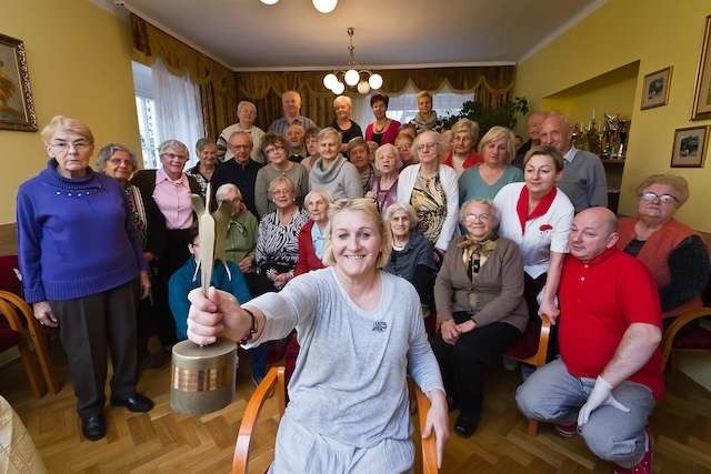 Od wielu lat Honorata Wilk działa na rzecz aktywizacji seniorów. Jej wysiłki docenił też marszałek województwa przyznając jej „Stalowego Anioła”