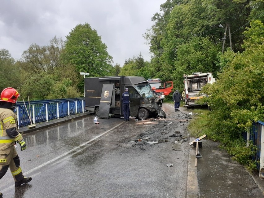 Trzemeśnia. Zderzenie na drodze powiatowej. Jedna osoba poszkodowana