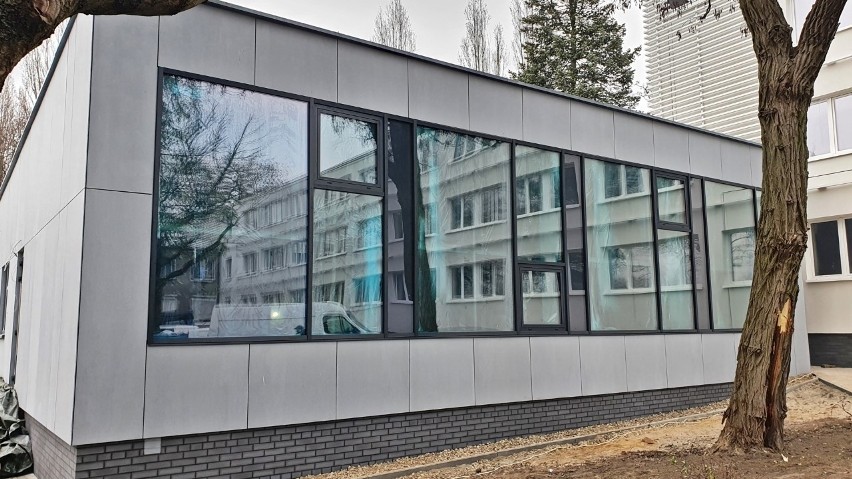 Trwa remont internatu szkolnego przy ul. Klonowica w Szczecinie. ZDJĘCIA