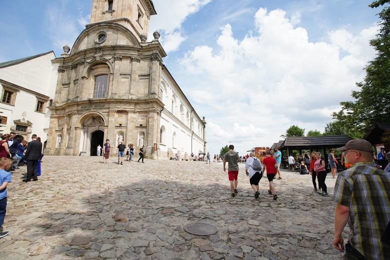 W niedzielę zaczynają się wielkie uroczystości odpustowe na Świętym Krzyżu. W poniedziałek mszę odprawi nuncjusz apostolski [ZDJĘCIA]