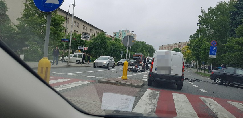 - Do wypadku doszło dziś po godz. 17 na ul. Dąbrowskiego w...
