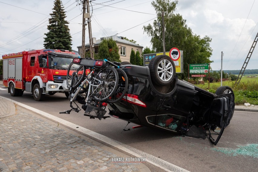 Knyszyn. Wypadek na skrzyżowaniu DK 65 z DW 671. Jedna osoba trafiła do szpitala [ZDJĘCIA]