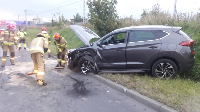 Rybnik. Czołowe zderzenie dwóch aut na Obwiedni. Trzy osoby...