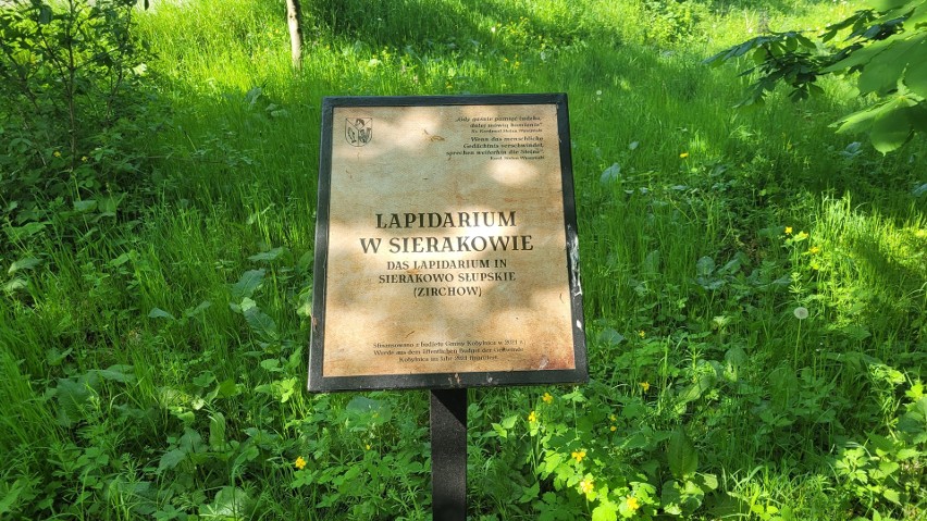 Lapidarium w Sierakowie pod Słupskiem.