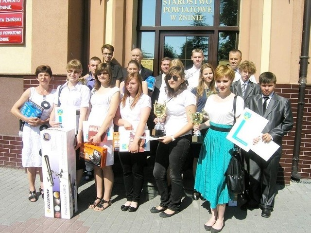 Najlepsi otrzymali dyplomy, puchary i atrakcyjne nagrody rzeczowe. We wrześniu pojadą też do Warszawy. 