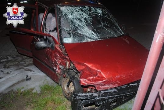 Wypadek na skrzyżowaniu we Włodawie. Trzy osoby w szpitalu