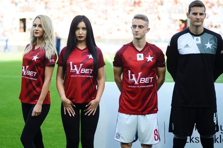 Małopolska może wesprzeć piłkarzy Wisły. Logo województwa miałoby się pojawić na spodenkach zawodników "Białej Gwiazdy"