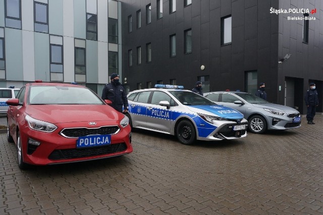 Ponad 130 nowych samochodów zasiliło śląski garnizon policji w tym roku. Kosztowały łącznie 27,5 mln zł. Zobacz zdjęcia >>>