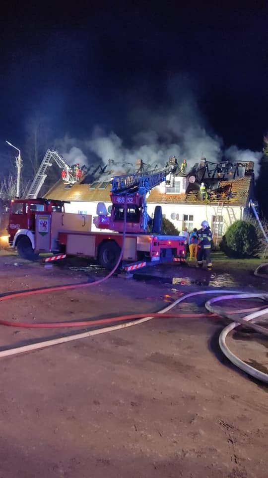 Sześć rodzin straciło dom w płomieniach w pożarze w Kamieniu Pomorskim