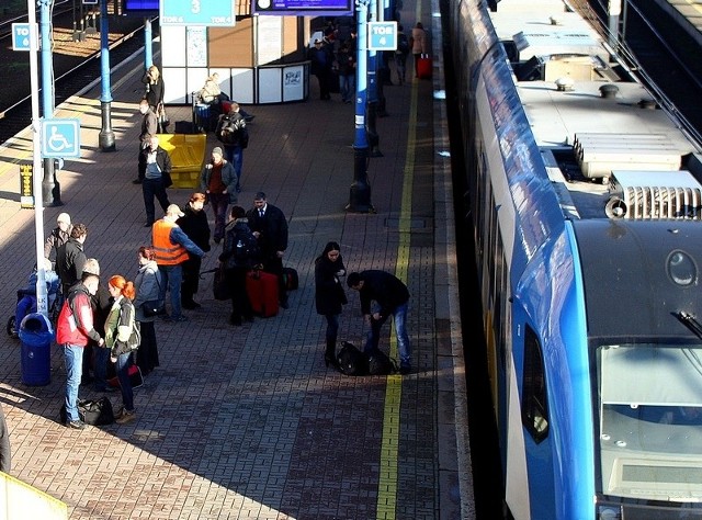 Nowa linia kolejowa połączy Szczecin z lotniskiem w Goleniowie.