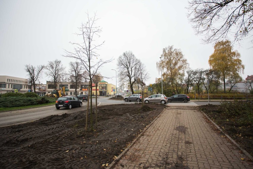 Rozpoczęły się prace na placu Dąbrowskiego. Do końca...