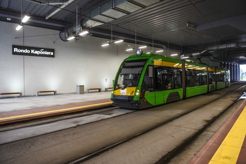 Pierwsze tramwaje wjeżdżają pod zmodernizowaną Kaponierę