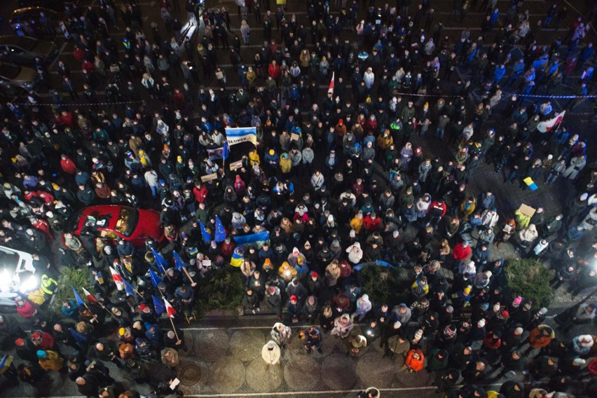 Kristina i Jakub na pl. Zwycięstwa przed manifestacją...