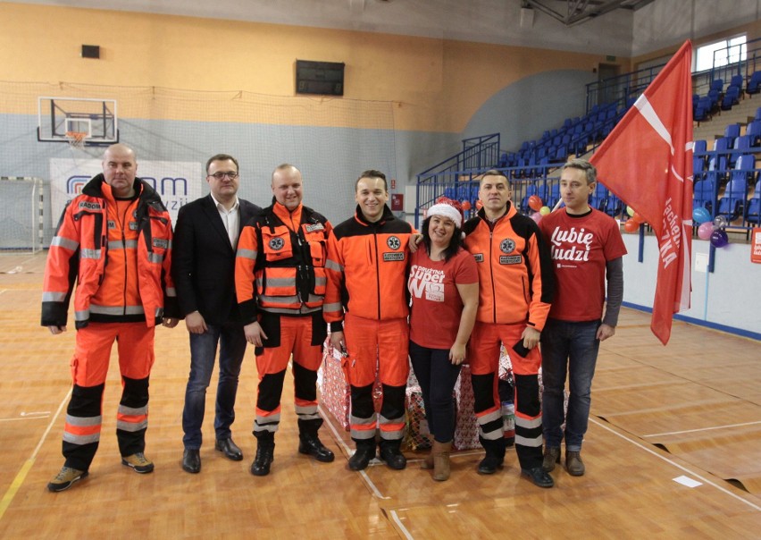 Wolontariusze szlachetnie pomagali potrzebującym