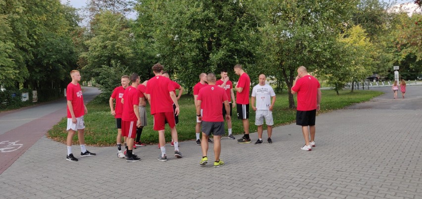 Koszykarze Startu Lublin rozpoczęli przygotowania do nowego sezonu nad Zalewem Zemborzyckim (ZDJĘCIA)
