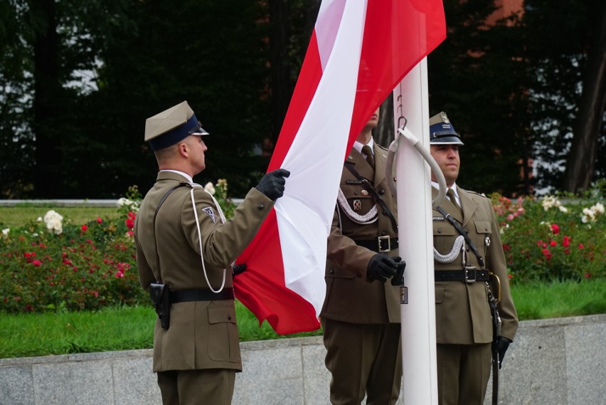 Święto Wojsk Lądowych połączone było z piknikiem, choć jego...