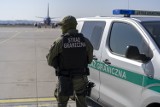 Gdańsk: Fałszywy alarm bombowy. 25-latka z Inowrocławia ukarana mandatem. Kapitan samolotu nie wpuścił jej na pokład