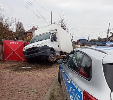 Śmiertelny wypadek w gminie Pysznica. Zginął kierowca samochodu dostawczego 