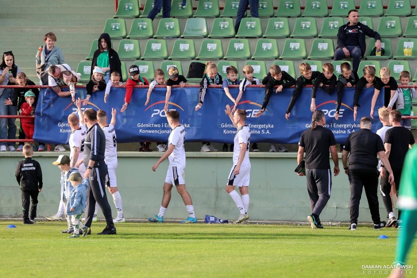 III liga: GKS Bełchatów oddalił się od II ligi. Remisy Warty i Lechii, wygrana Unii FOTO