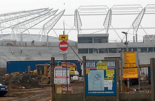 Od około roku trwa budowa stadionu przy alei Unii 2. W lipcu ma być otwarcie obiektu i pierwszy mecz piłkarski