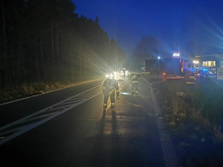 Kolizja w Jamnicy. Strażacy z Grębowa uprzątnęli jezdnię (ZDJĘCIA)