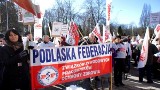 Protest związkowców przed urzędem wojewódzkim w obiektywie Internauty