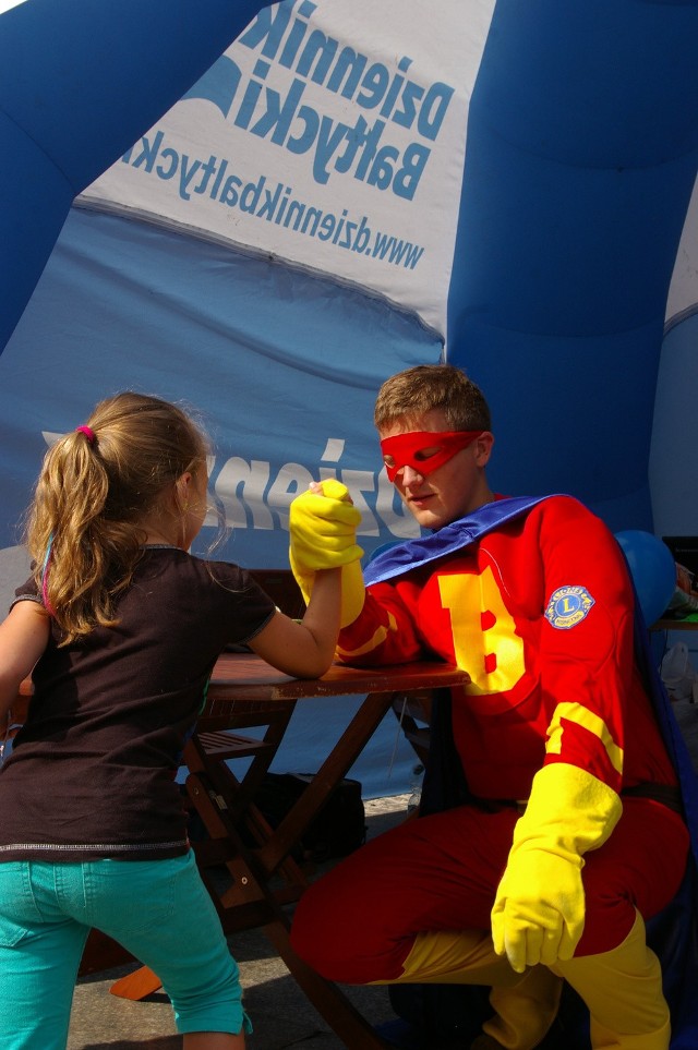 Letnia Redakcja Dziennika Bałtyckiego: Superbohater "Bazer” chroni najmłodszych