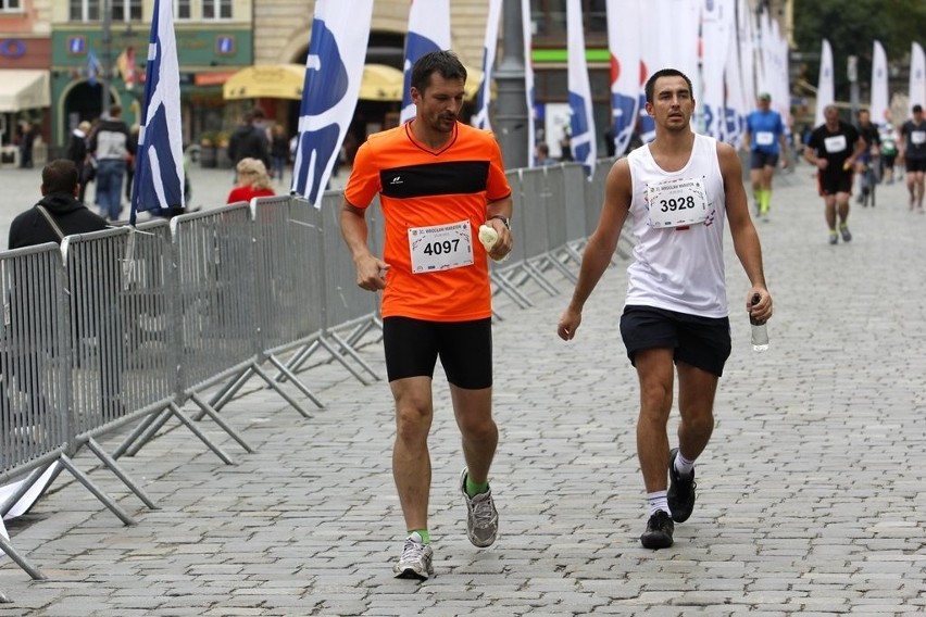 Maraton Wrocław - ZDJĘCIA - zawodnicy z numerami 3801 - 4000