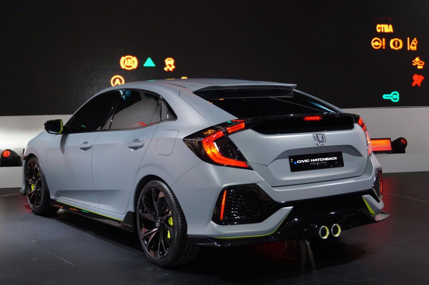 onda Civic Hatchback Prototype posiada ledowe reflektory...