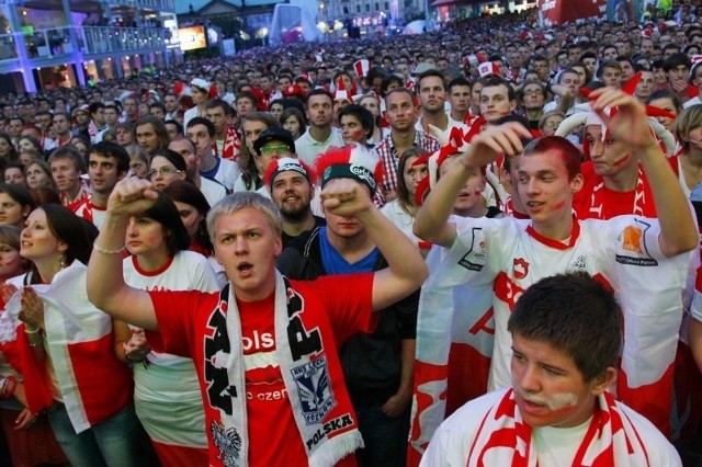 Strefa Kibica na placu Wolności podczas Euro 2012.