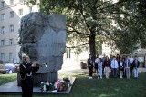 Rocznica bombardowania Lublina. Złożyli kwiaty pod pomnikiem Józefa Czechowicza (ZDJĘCIA)