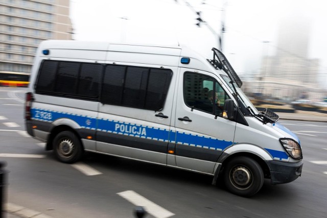 Policjanci złapali mężczyznę, który uciekł z sądu w Piasecznie i zaatakował funkcjonariuszy.