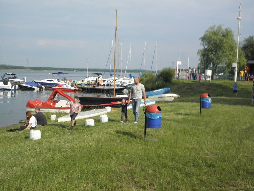 Podczas dnia otwartego Mariny Poraj można sprawdzić się w...